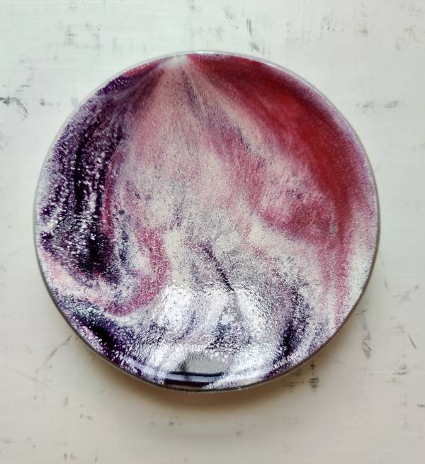 - a , glass Sculpture by Gregg Anston-Race, measuring 11 x 11 cm (H x W) £22